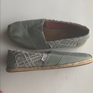 Toms